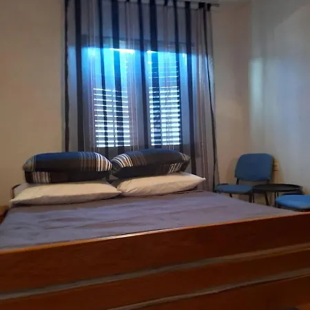 Апартаменти Enzo With Air-condition And Wi-fi